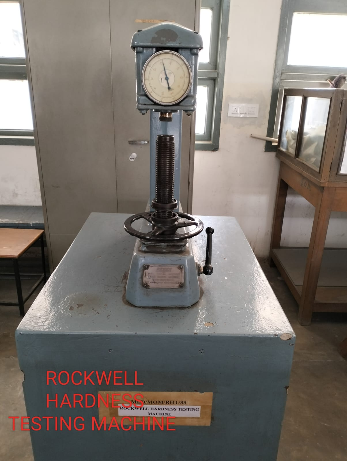 Rockwell Hardness Testing Machine