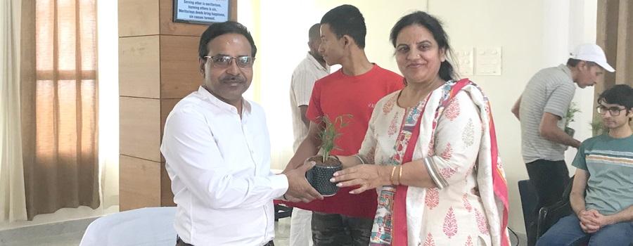 PEC Hosts Buddhist Monks for Session