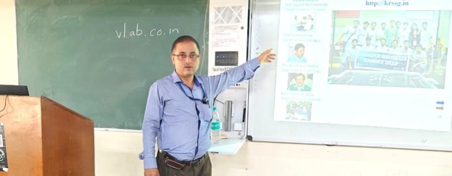PEC Hosts Engaging Session on Robo Soccer