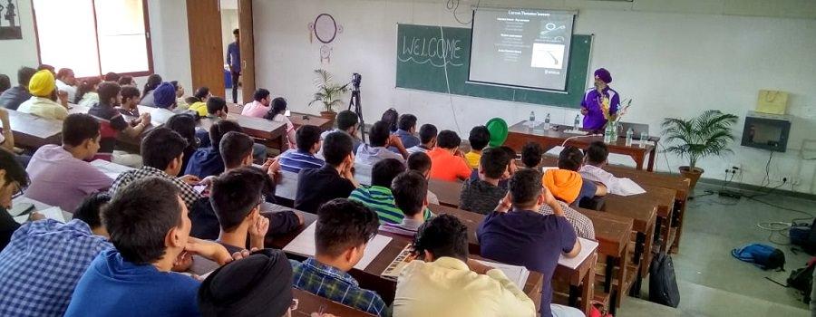 Expert-Lecture-on-Nanophotonics-image-index-0